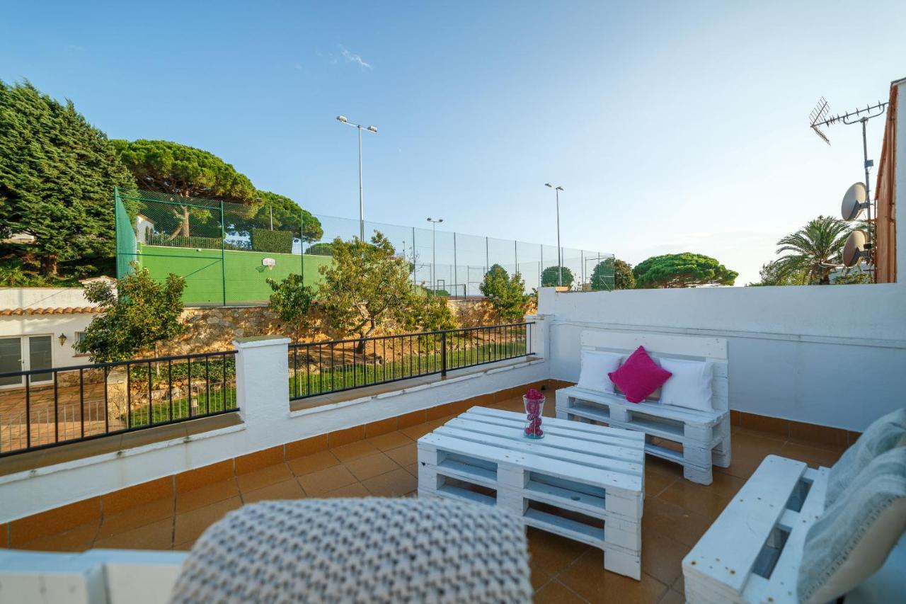 Apartamentos Costa Brava Las Vistas サン・フェリウ・ダ・ギショルス エクステリア 写真