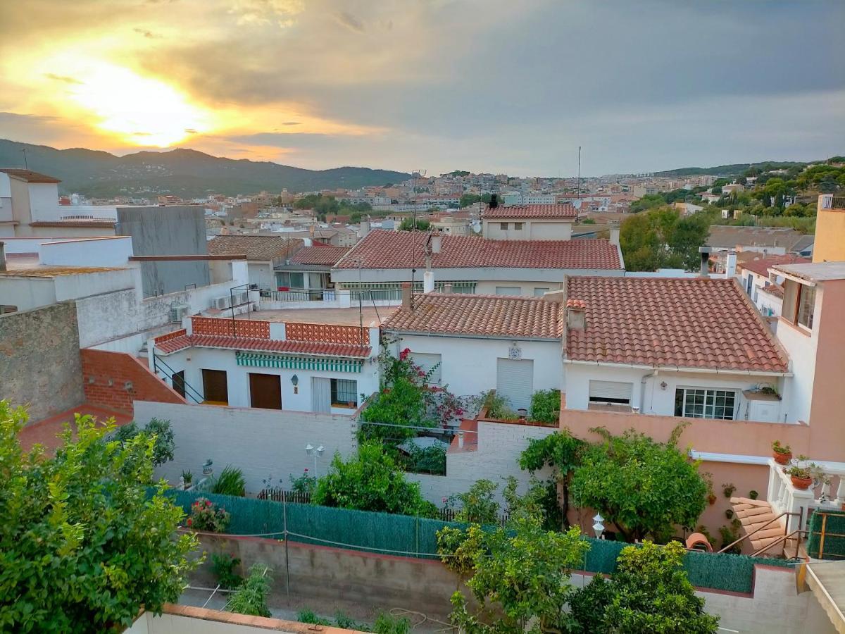 Apartamentos Costa Brava Las Vistas サン・フェリウ・ダ・ギショルス エクステリア 写真
