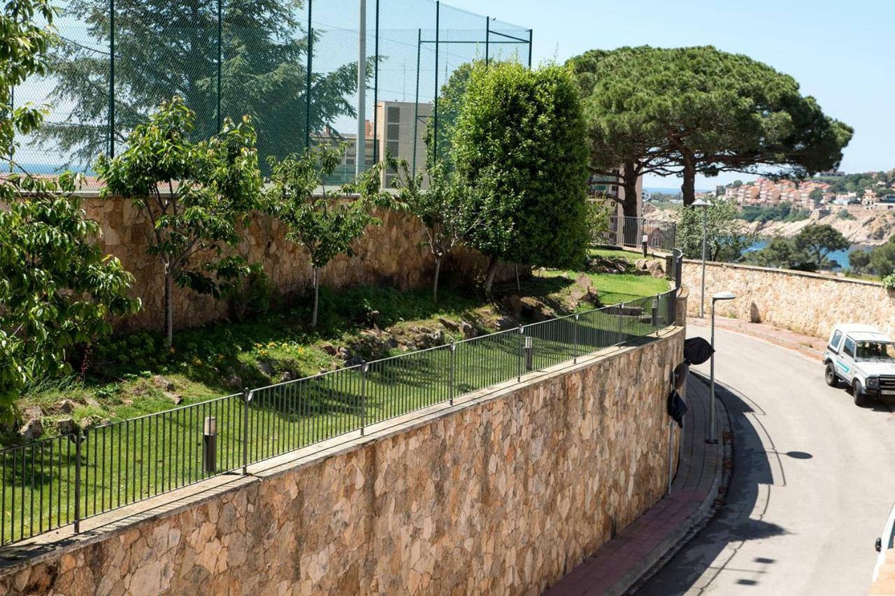 Apartamentos Costa Brava Las Vistas サン・フェリウ・ダ・ギショルス エクステリア 写真