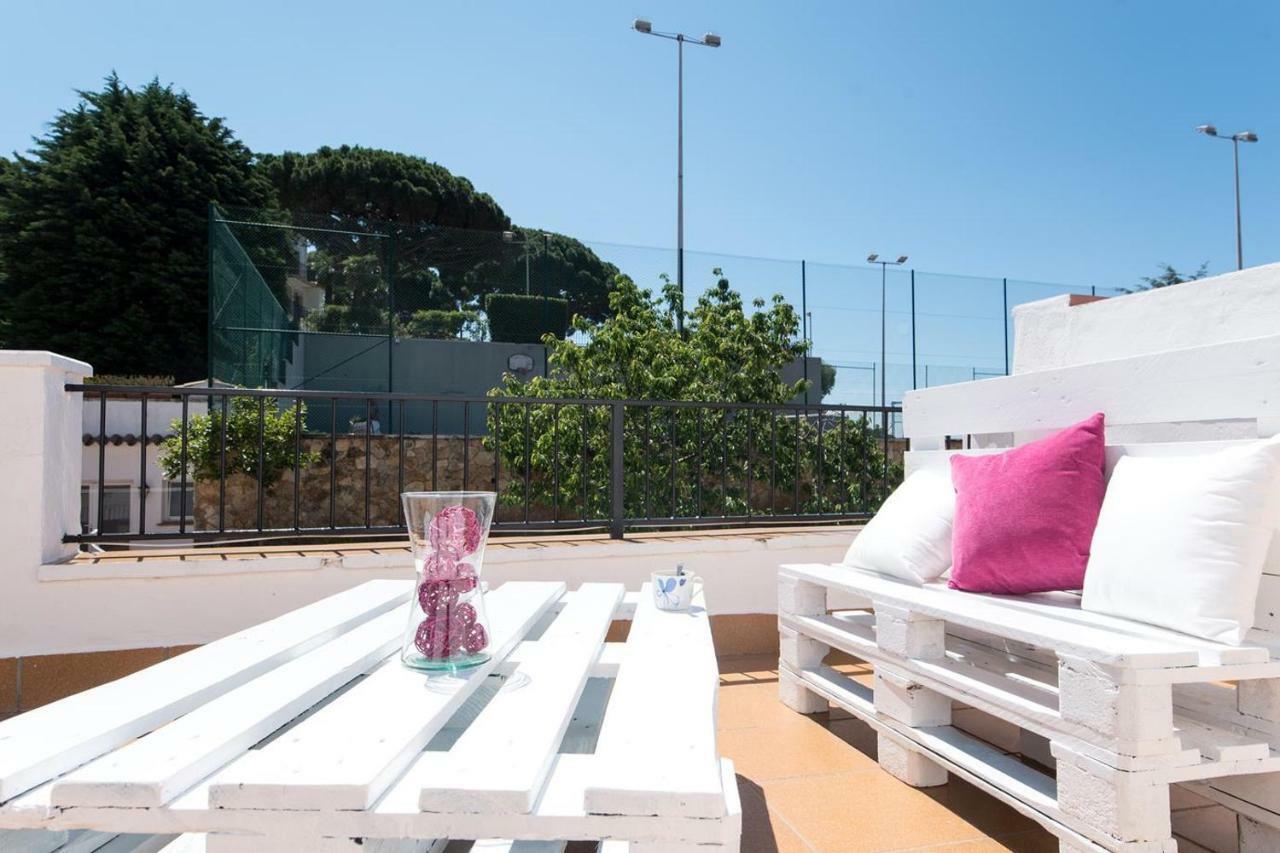 Apartamentos Costa Brava Las Vistas サン・フェリウ・ダ・ギショルス エクステリア 写真